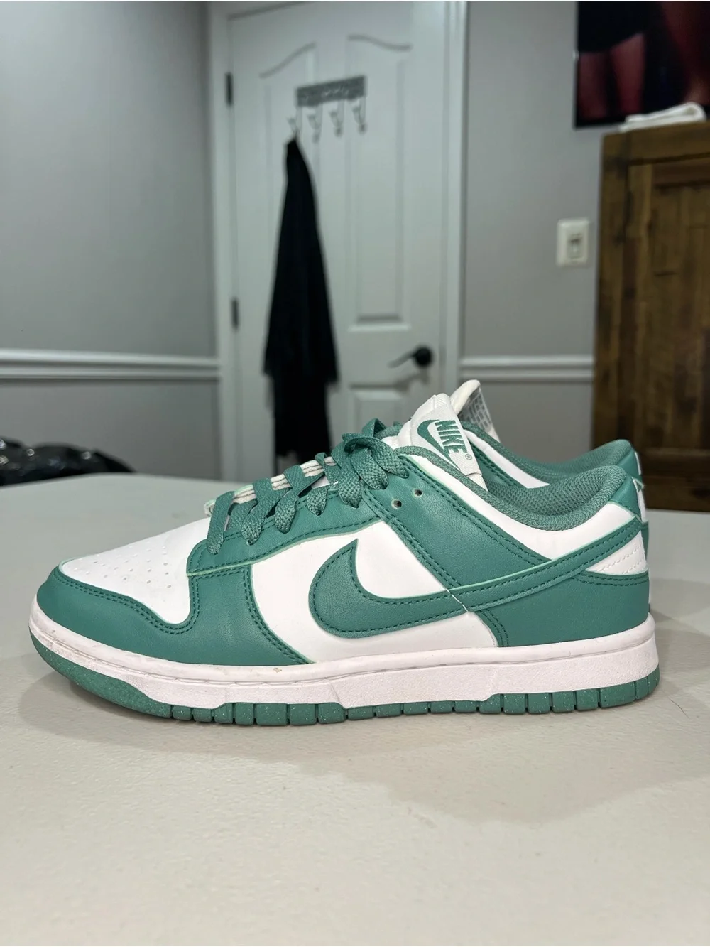 Nike Low-Top Sneakers in Green and White